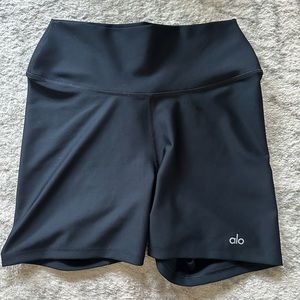 Alo 5” Airlift Energy Short